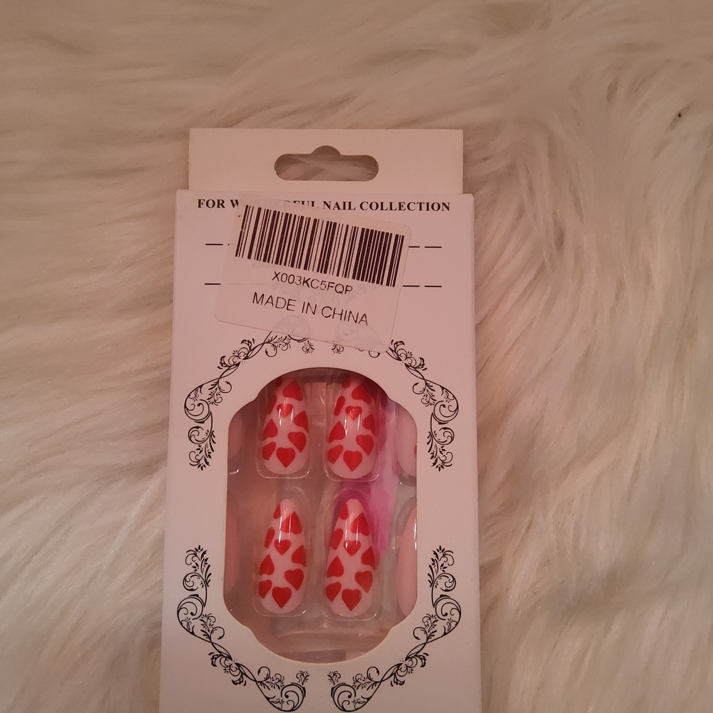10 /$10 Red Heart Nail Tips